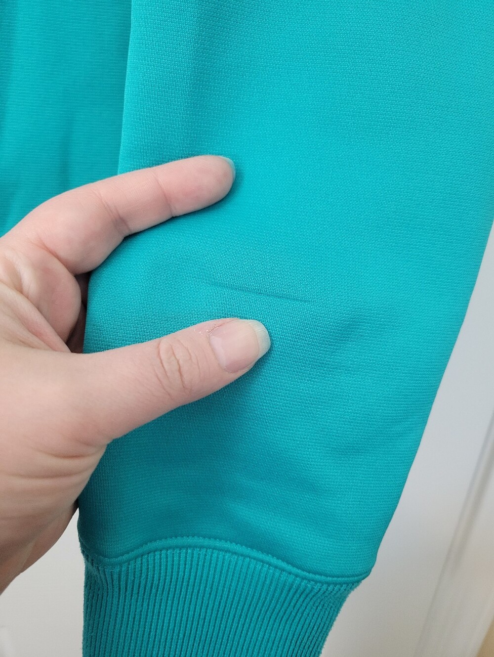 Under Armor Women's Teal Zip Up Hoodie Size XL - Picture 4 of 7